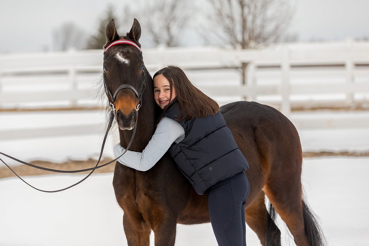 HRP-Caroline&CometSnow26-19.jpg